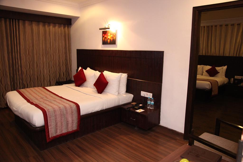 Hotel Shirdi Sai Wada Exterior photo