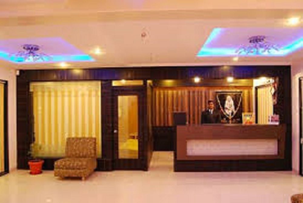 Hotel Shirdi Sai Wada Exterior photo